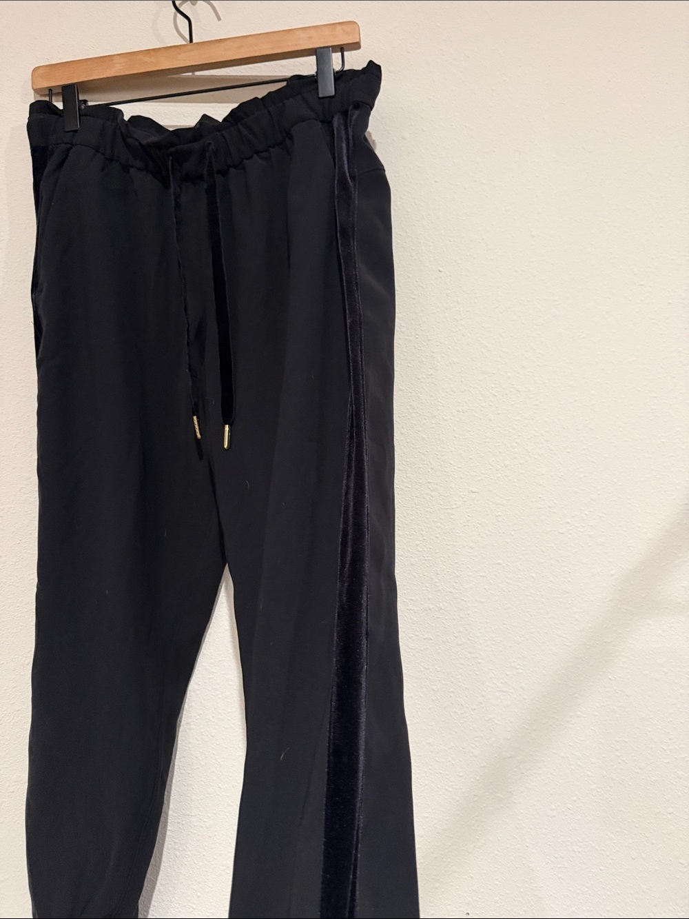 lululemon athletica Black Elastic Waist Jogger Pants - Picture 3 of 8
